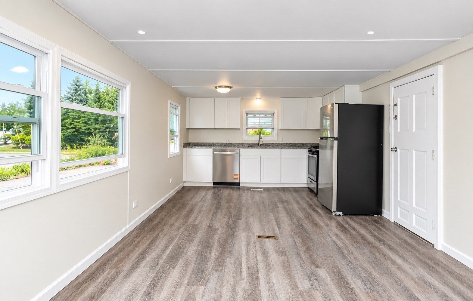163 Highland St, Clinton, MA, 163 Highland St, Clinton, MA Photo #7