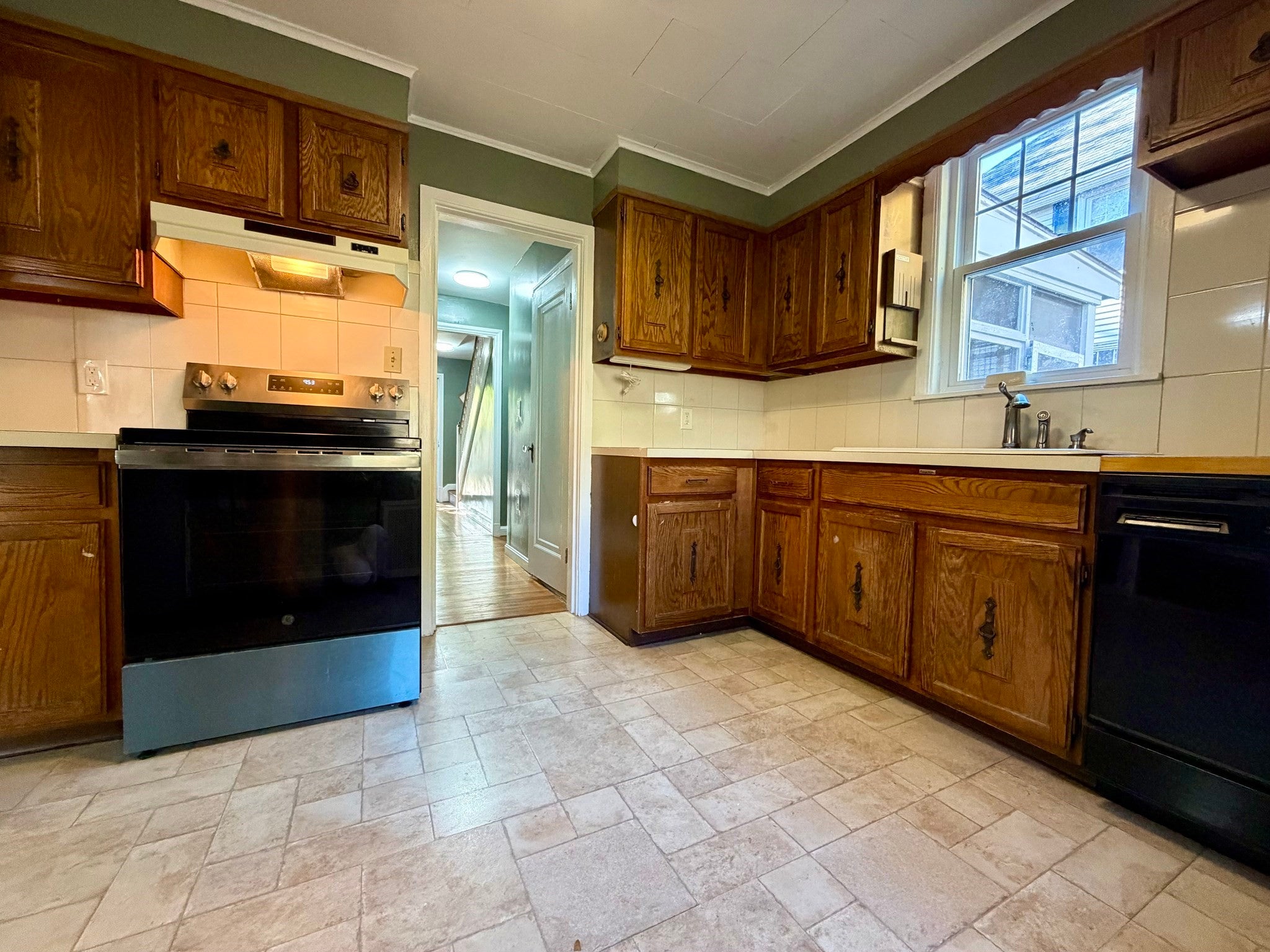 32 Wamsutta Avenue, Worcester, MA, 32 Wamsutta Avenue, Worcester, MA Photo #11