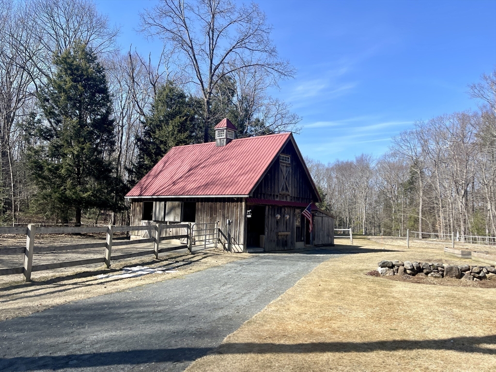 135 East Hill Rd