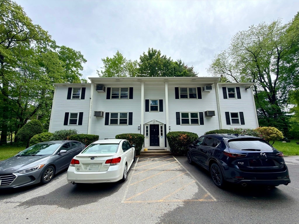 Click for 2 Annaberry Lane #D, Auburn, MA slideshow Click for 2 Annaberry Lane #D, Auburn, MA slideshow