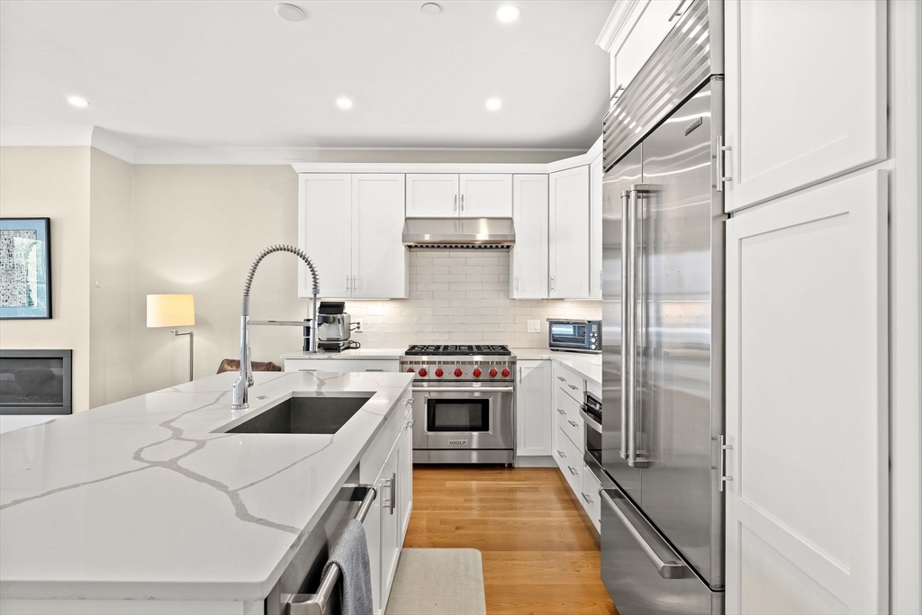 201 W 8th St 3