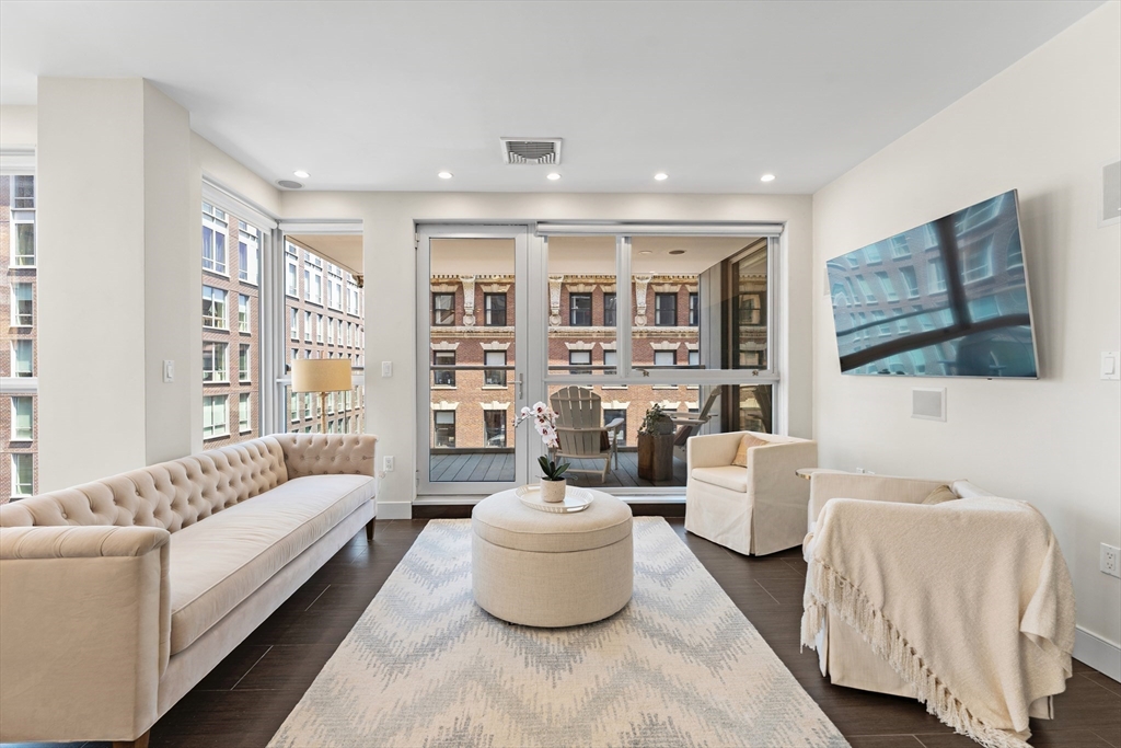 101 Broad St 8B