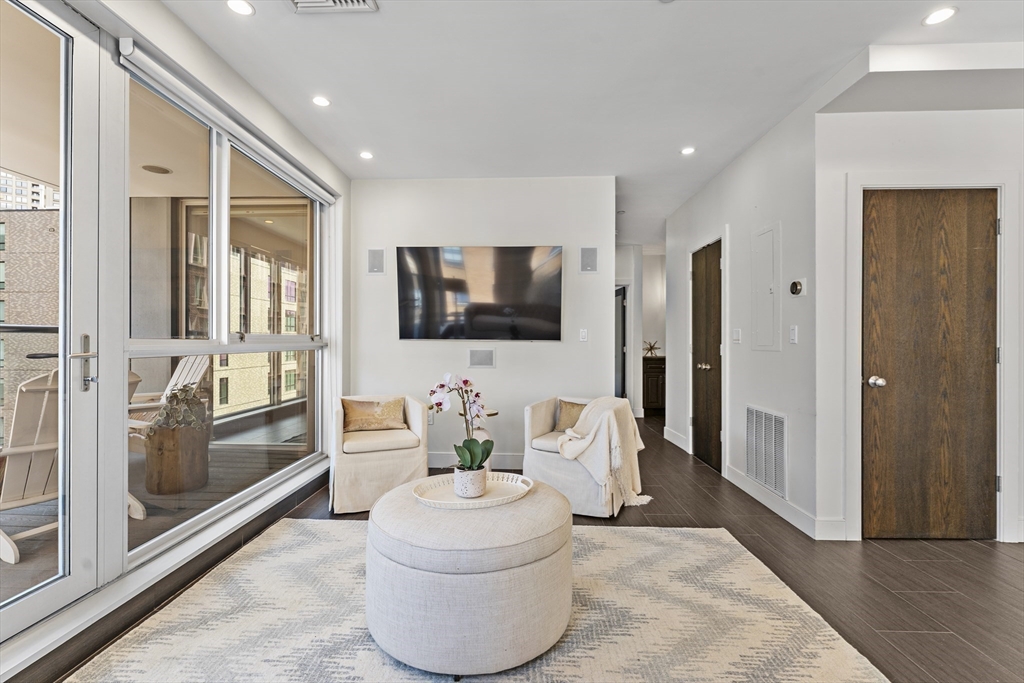 101 Broad St 8B