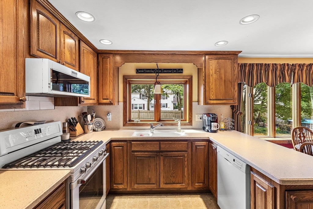 76 Forest Street, Lowell, MA, 76 Forest Street, Lowell, MA Photo #14