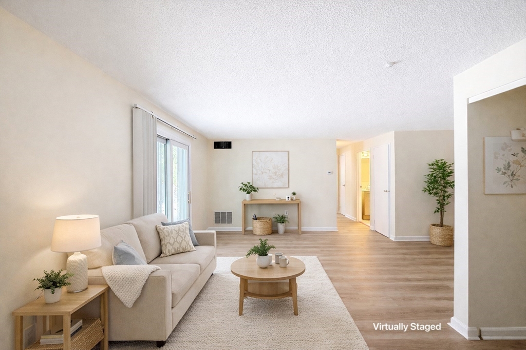 21 Village Rock Ln 4