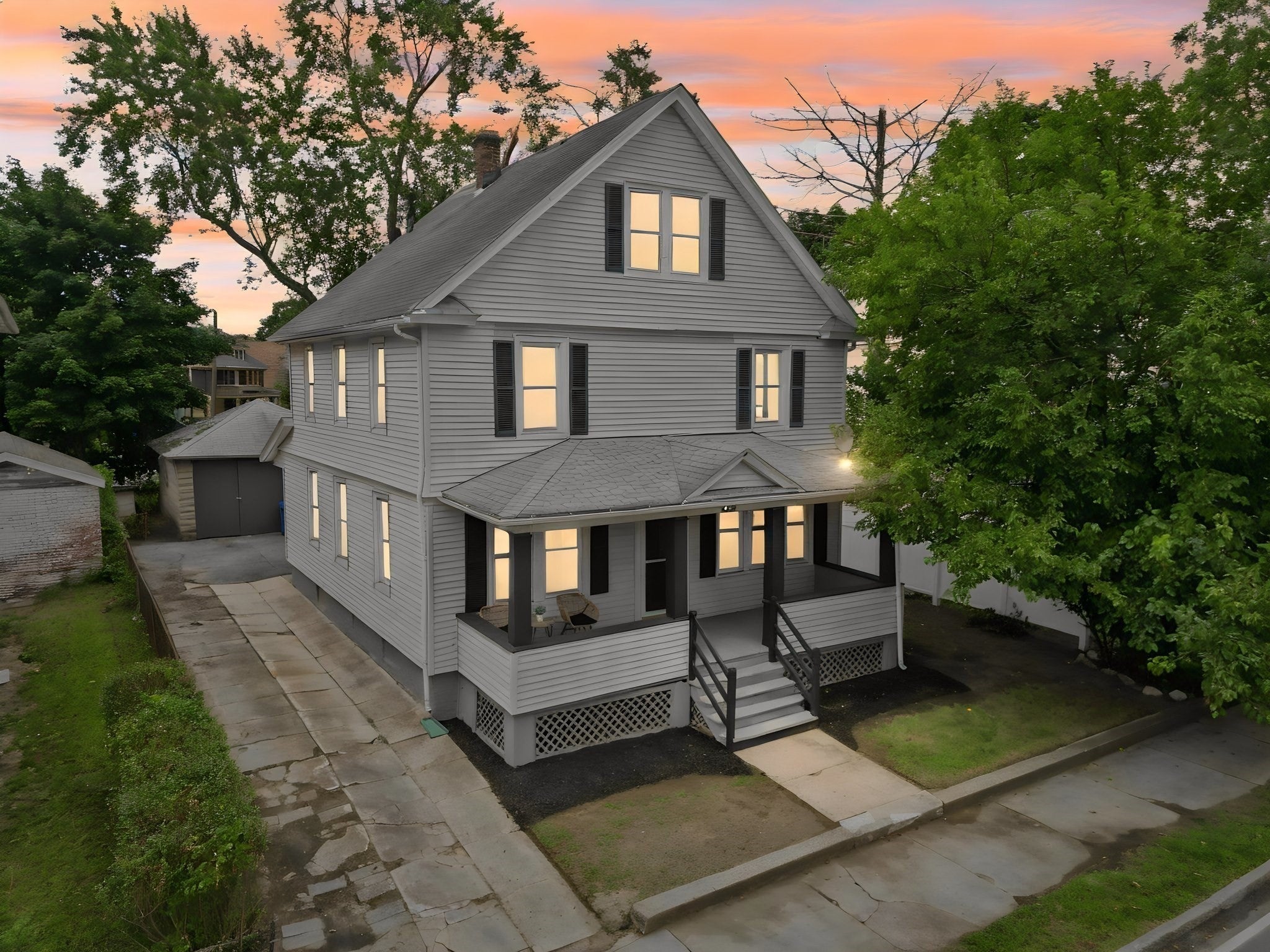 Photo of 615 White St, Springfield, MA