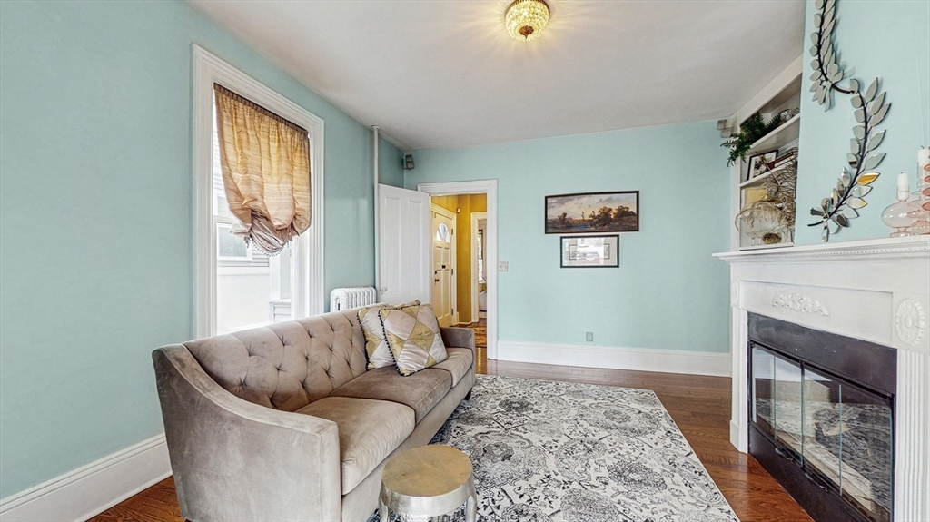 15 Robbins St 15