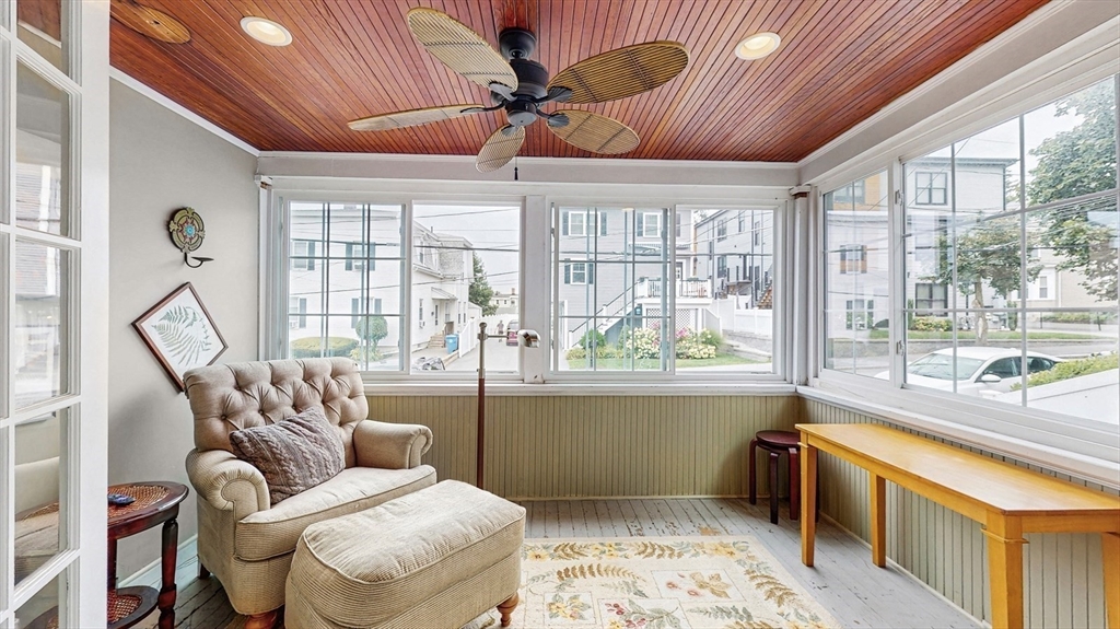 15 Robbins St 15