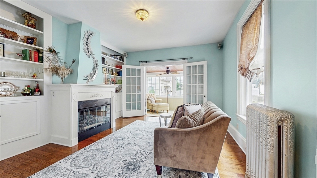 15 Robbins St 15