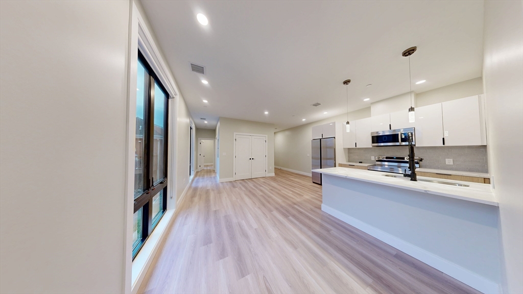 1700 Dorchester Ave 201