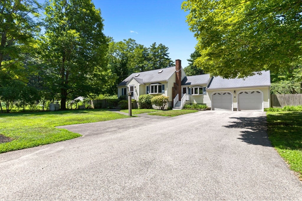 10 Standley St