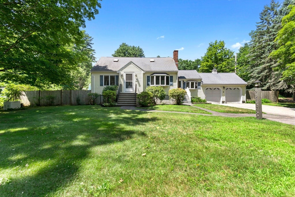 10 Standley St