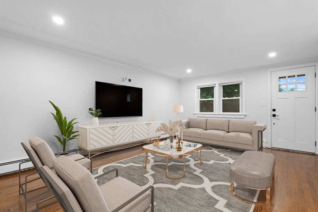 20 Isabelle Ave