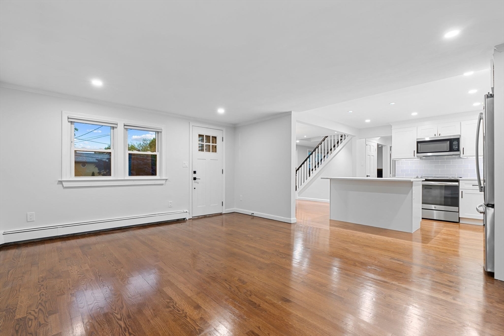 20 Isabelle Ave