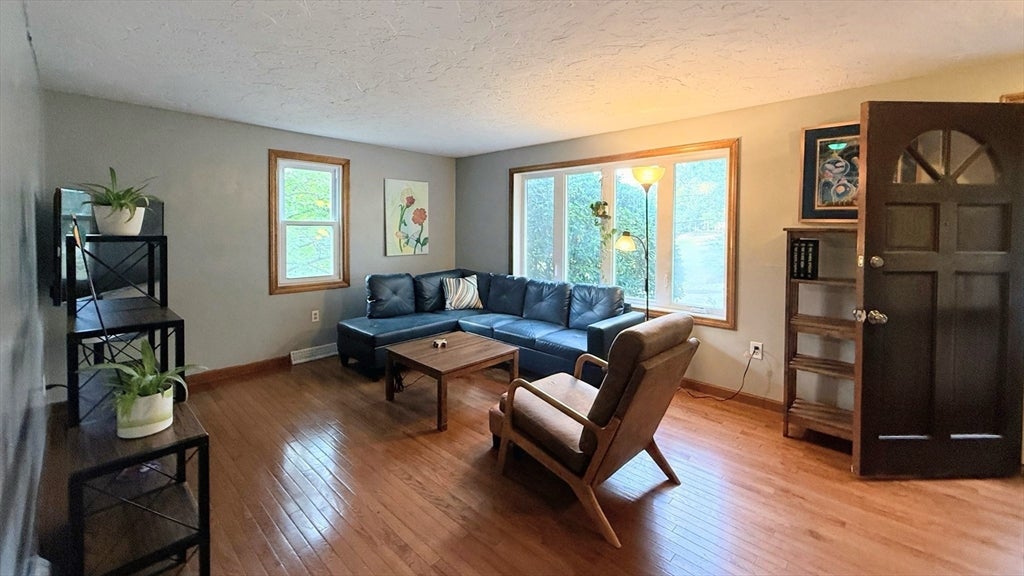 101 Cardinal Lane #101, Tyngsborough, MA, 101 Cardinal Lane #101, Tyngsborough, MA Photo #18