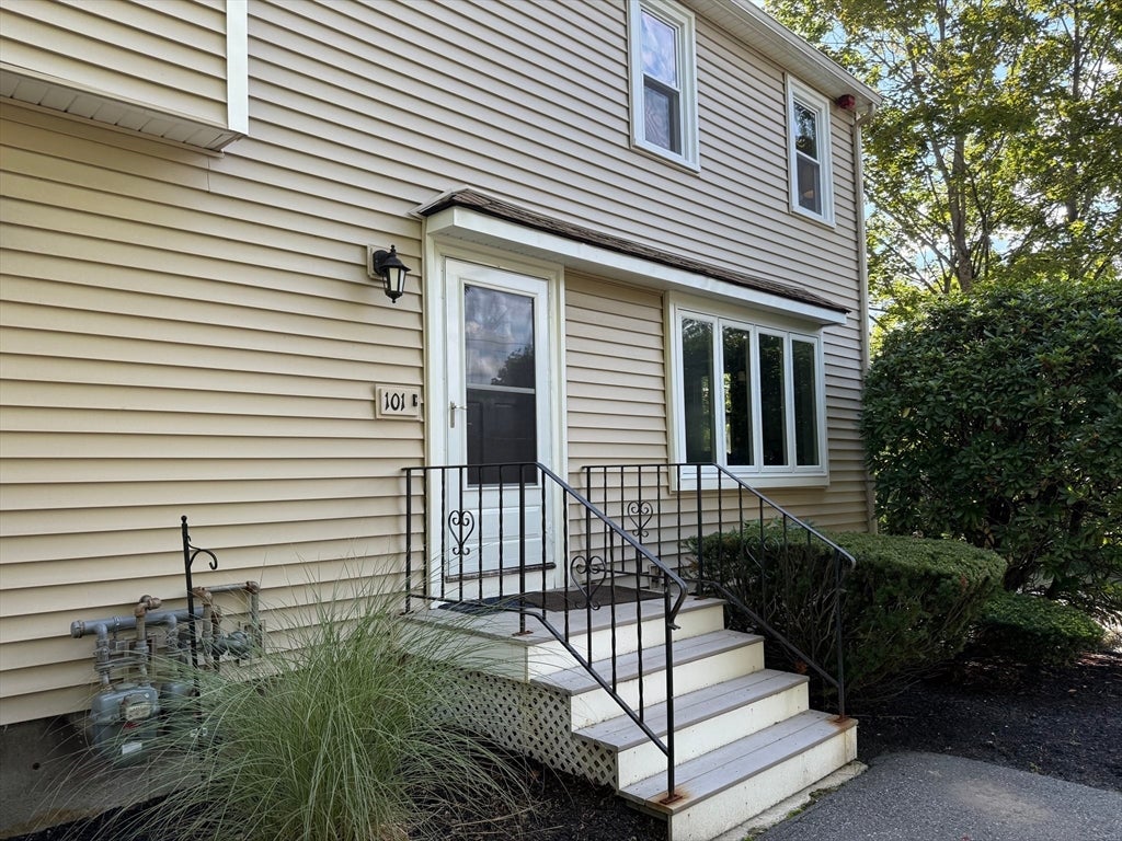 101 Cardinal Lane #101, Tyngsborough, MA, 101 Cardinal Lane #101, Tyngsborough, MA Photo #6