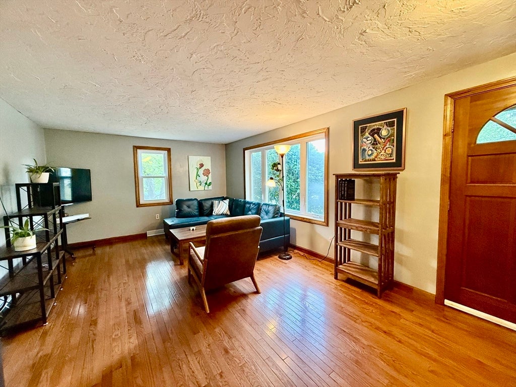 101 Cardinal Lane #101, Tyngsborough, MA, 101 Cardinal Lane #101, Tyngsborough, MA Photo #16