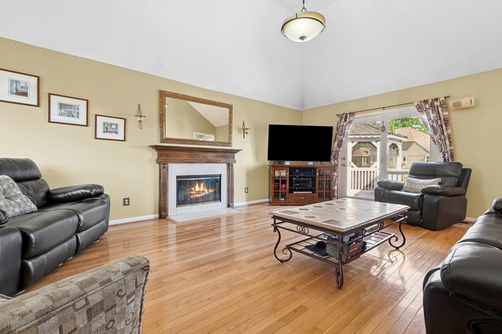 10 Crane Cir