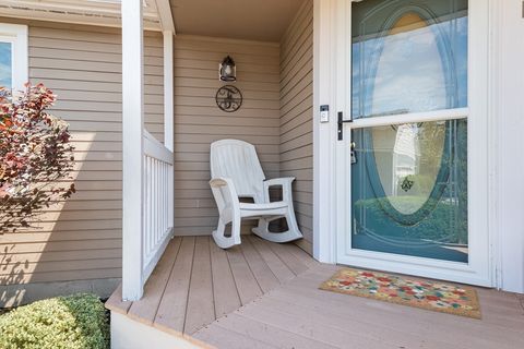 10 Crane Cir Shrewsbury MA 01545