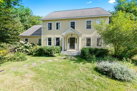 11 Davis Ln Georgetown MA 01833