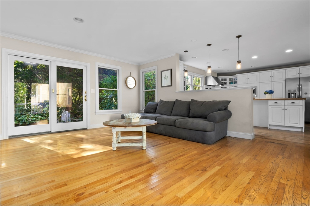 11 Davis Ln