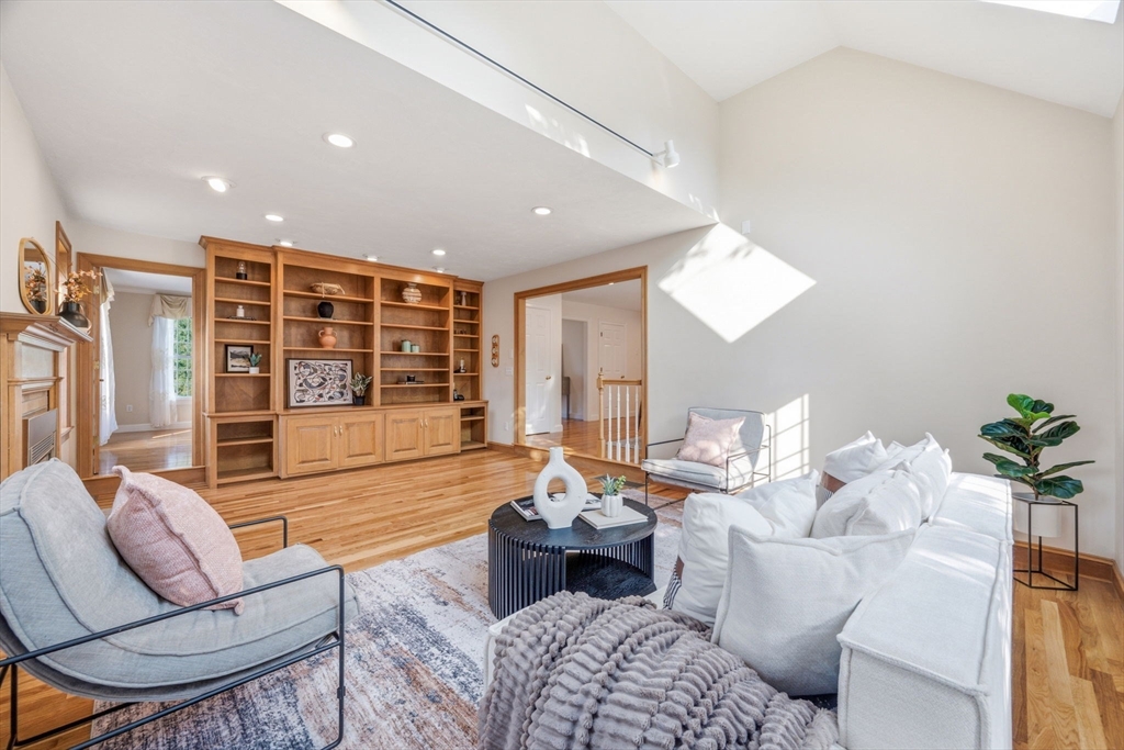 23 Piccadilly Way, Westborough, MA Photo #4