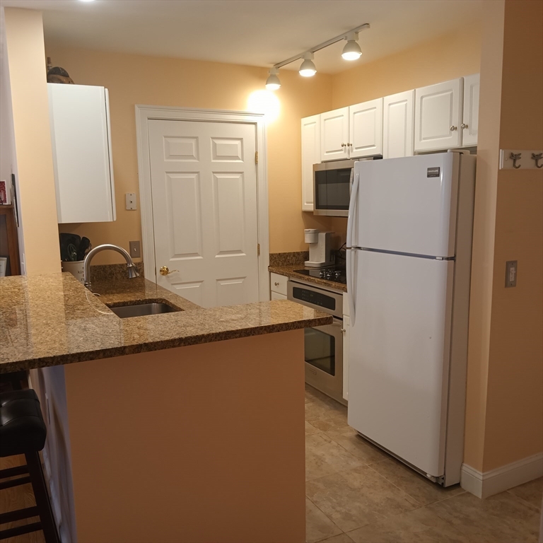 1 Millbrook Ln 111