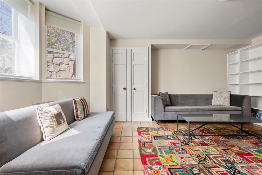 14 Craigie St #1A, Cambridge, MA Photo #4