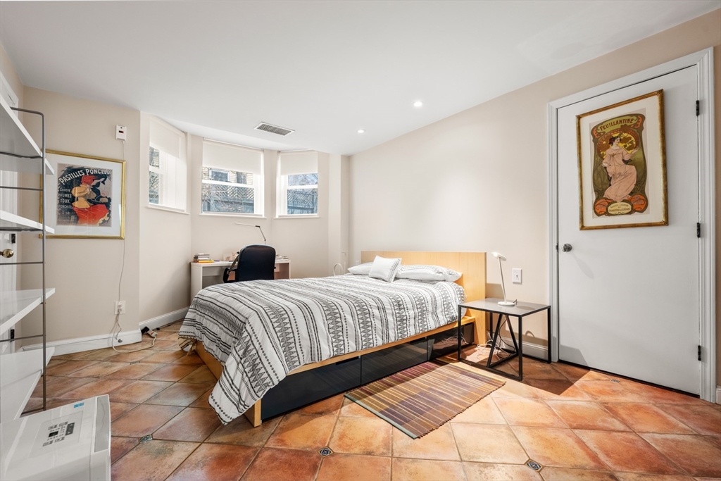 14 Craigie St #1A, Cambridge, MA Photo #8