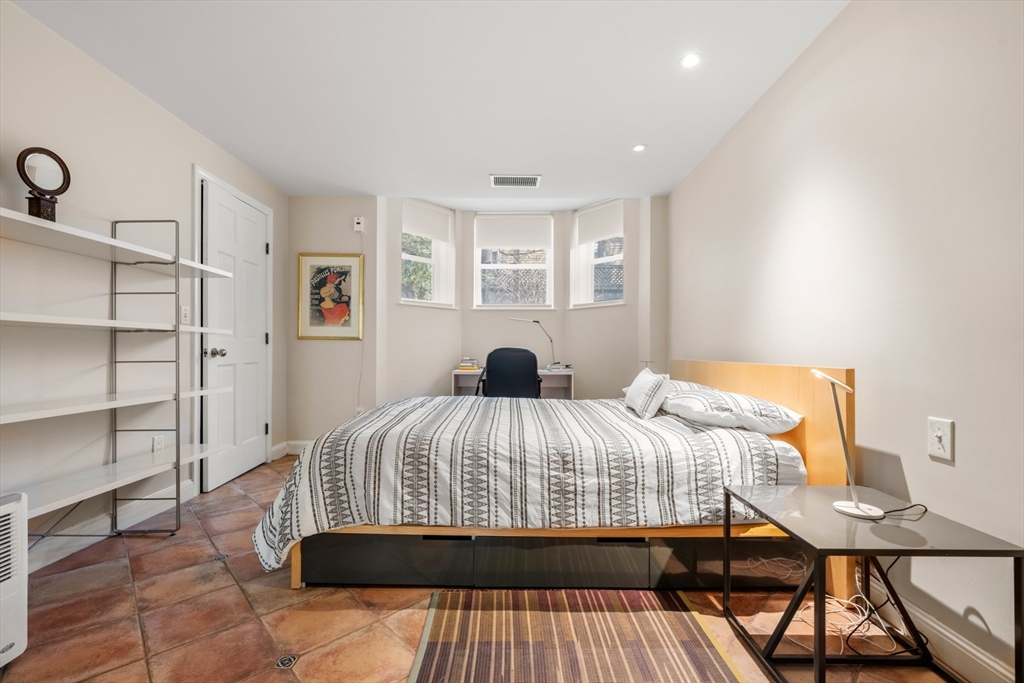 14 Craigie St #1A, Cambridge, MA Photo #9