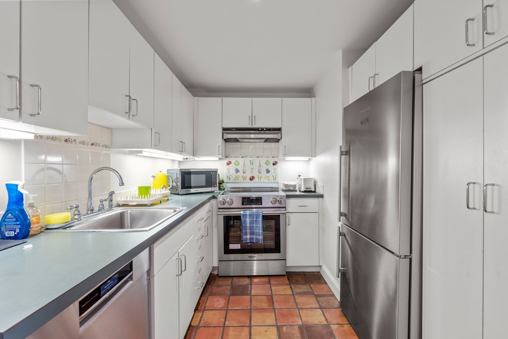 14 Craigie St #1A, Cambridge, MA Photo #6