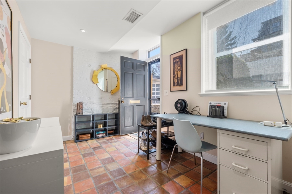 14 Craigie St #1A, Cambridge, MA Photo #13