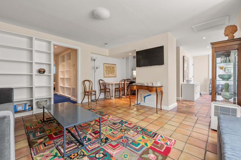 14 Craigie St #1A, Cambridge, MA Photo #1