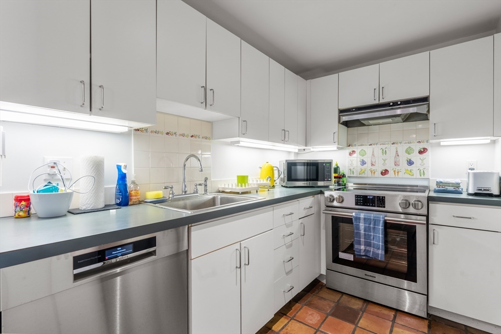 14 Craigie St #1A, Cambridge, MA Photo #5