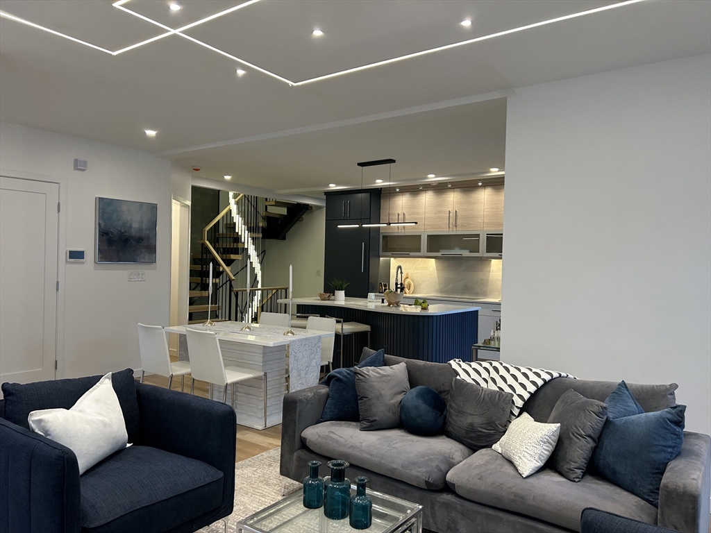 32 Lincoln St 34