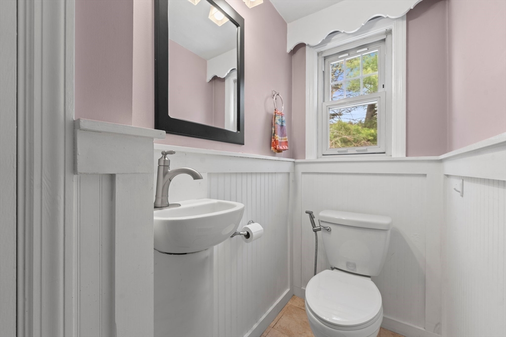 Dedham, Massachusetts 02026, United States, 3 Bedrooms Bedrooms, ,2 BathroomsBathrooms,Residential,Active,116069