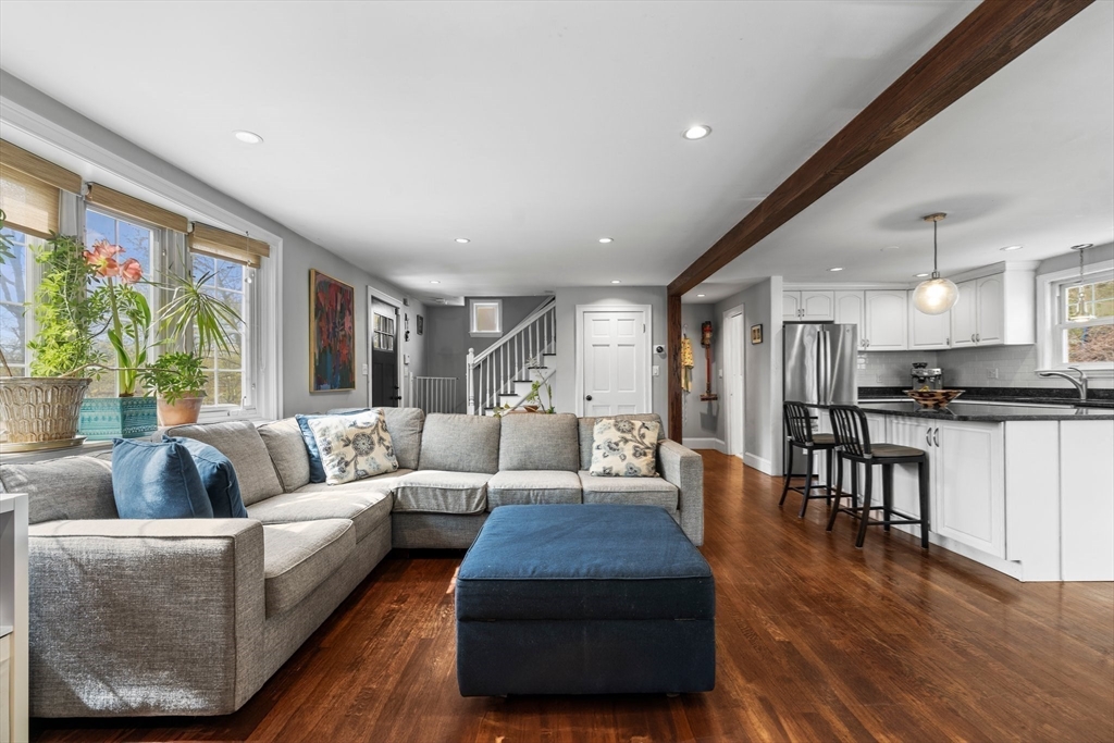 Dedham, Massachusetts 02026, United States, 3 Bedrooms Bedrooms, ,2 BathroomsBathrooms,Residential,Active,116069