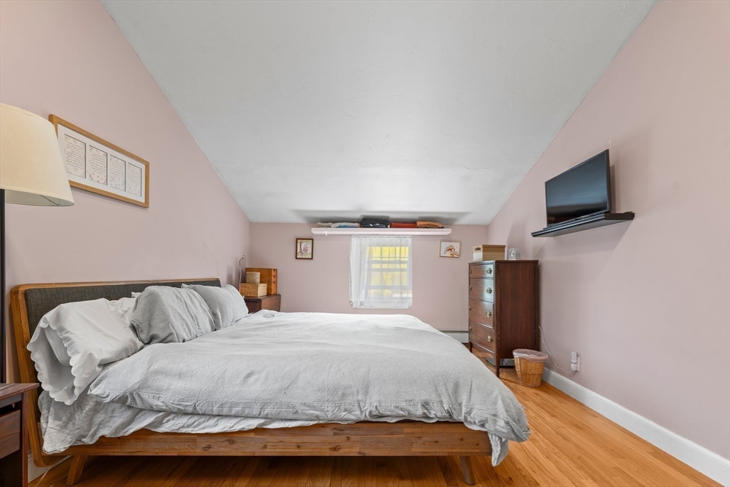 Dedham, Massachusetts 02026, United States, 3 Bedrooms Bedrooms, ,2 BathroomsBathrooms,Residential,Active,116069