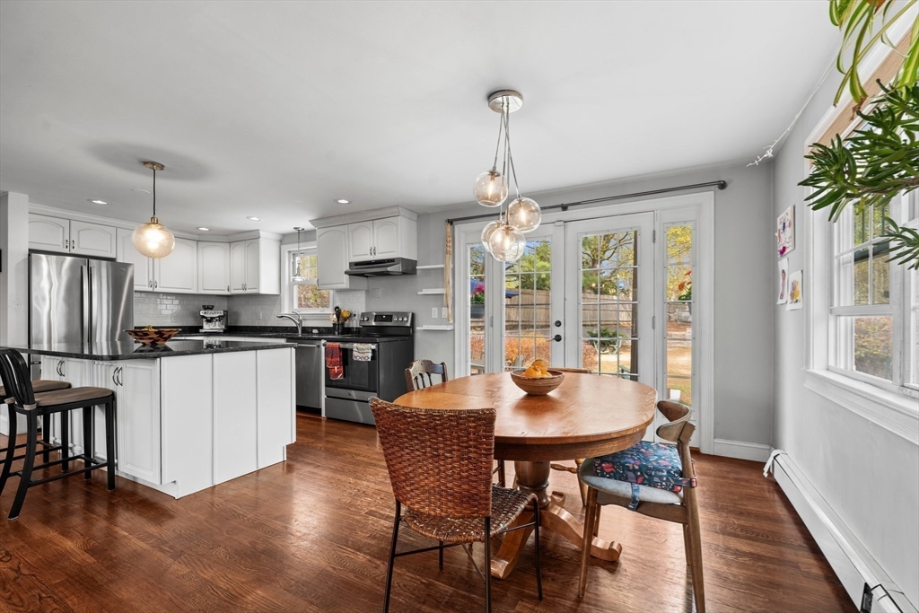 Dedham, Massachusetts 02026, United States, 3 Bedrooms Bedrooms, ,2 BathroomsBathrooms,Residential,Active,116069