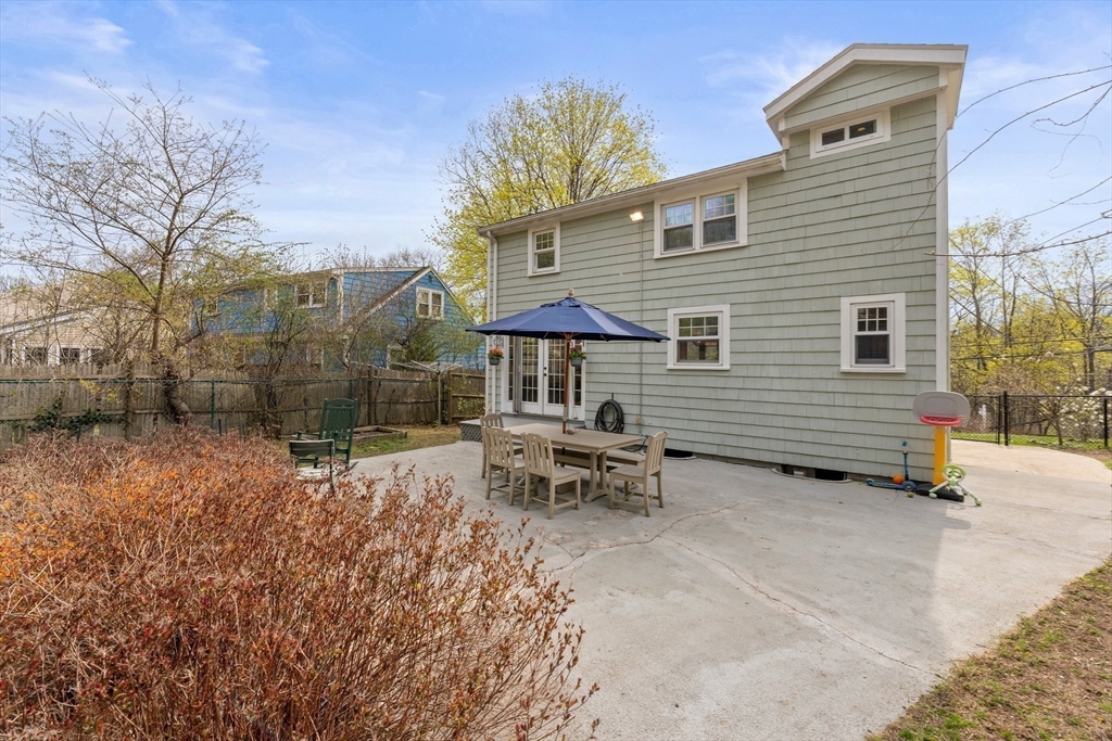 Dedham, Massachusetts 02026, United States, 3 Bedrooms Bedrooms, ,2 BathroomsBathrooms,Residential,Active,116069