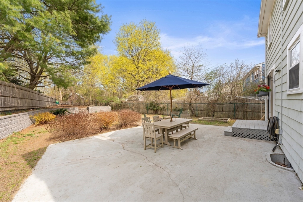 Dedham, Massachusetts 02026, United States, 3 Bedrooms Bedrooms, ,2 BathroomsBathrooms,Residential,Active,116069