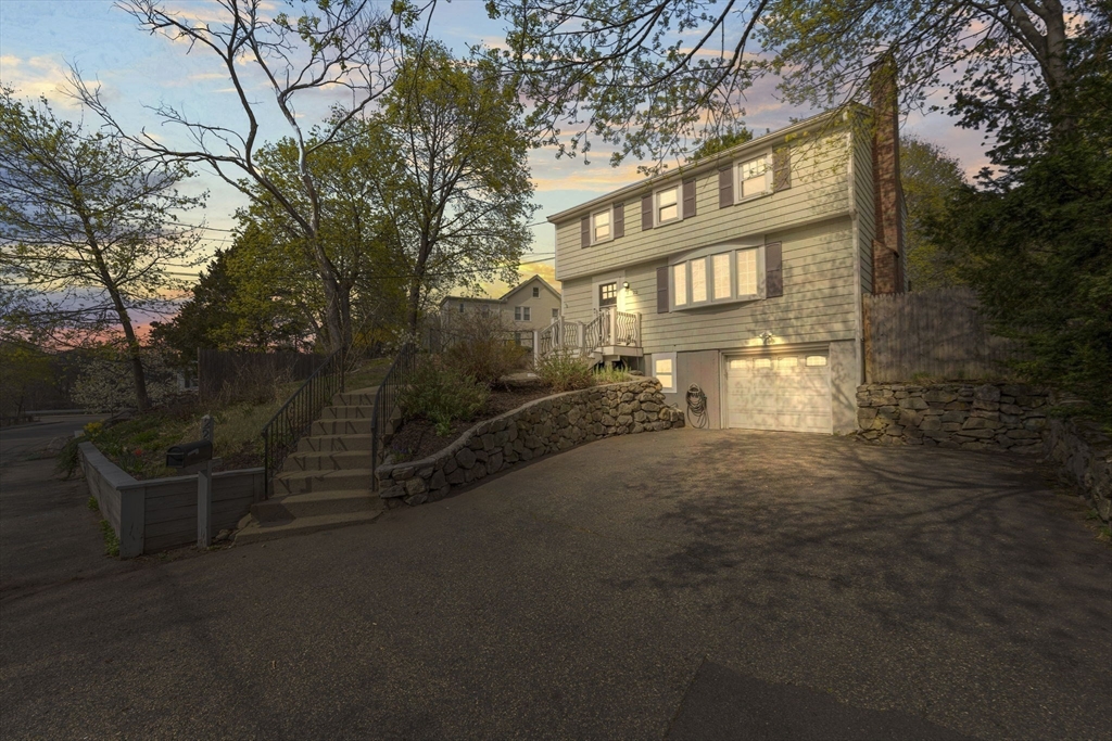 Dedham, Massachusetts 02026, United States, 3 Bedrooms Bedrooms, ,2 BathroomsBathrooms,Residential,Active,116069