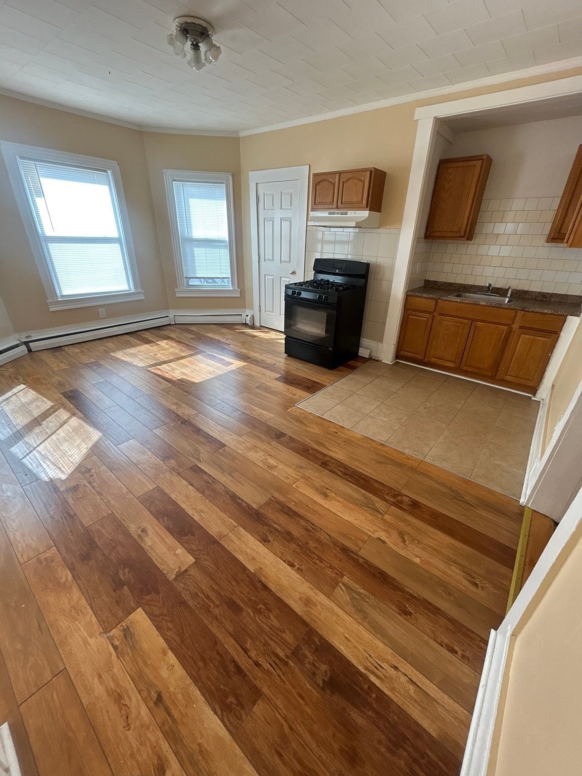957 Warren Avenue, Brockton, MA, 957 Warren Avenue, Brockton, MA Photo #5