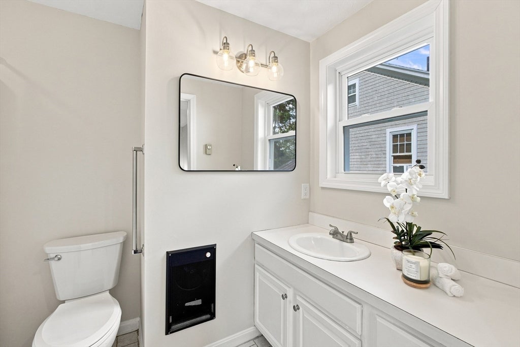 31 Barnard Rd, Worcester, MA, 31 Barnard Rd, Worcester, MA Photo #15