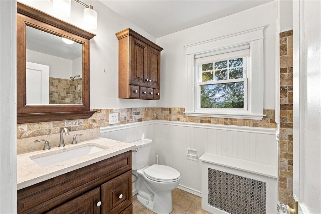 31 Barnard Rd, Worcester, MA, 31 Barnard Rd, Worcester, MA Photo #19