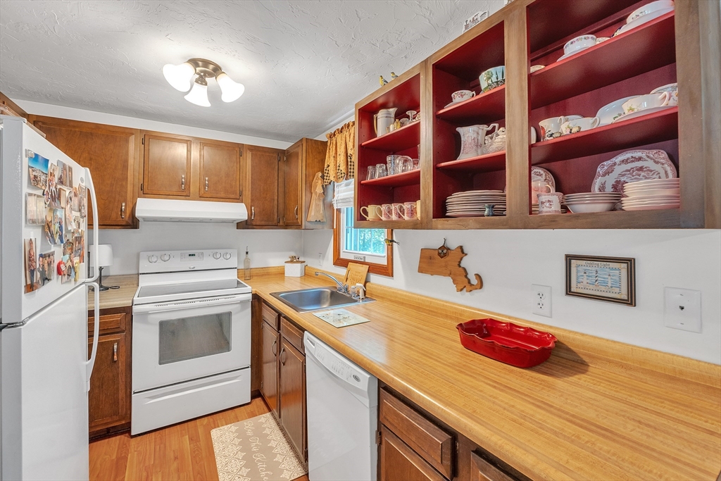 8 Tiffany Cir 8