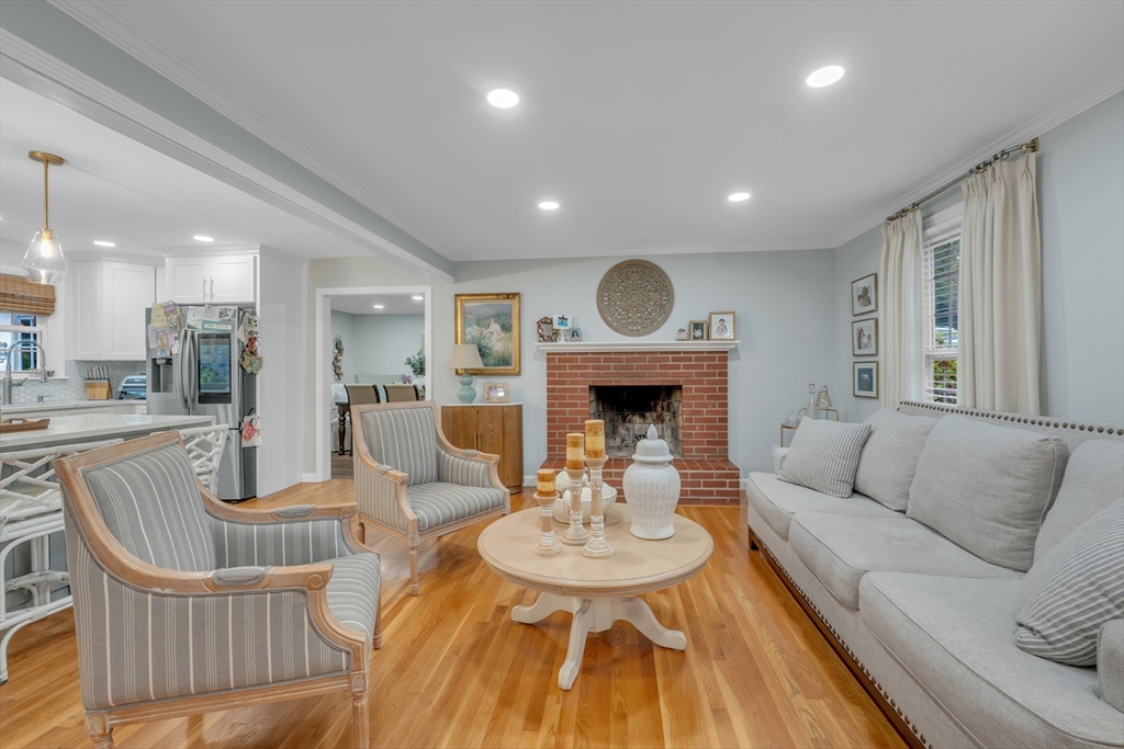 41 Lawrence St