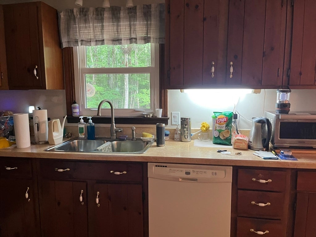 16 Wallum Lake Rd, Douglas, MA Photo #18