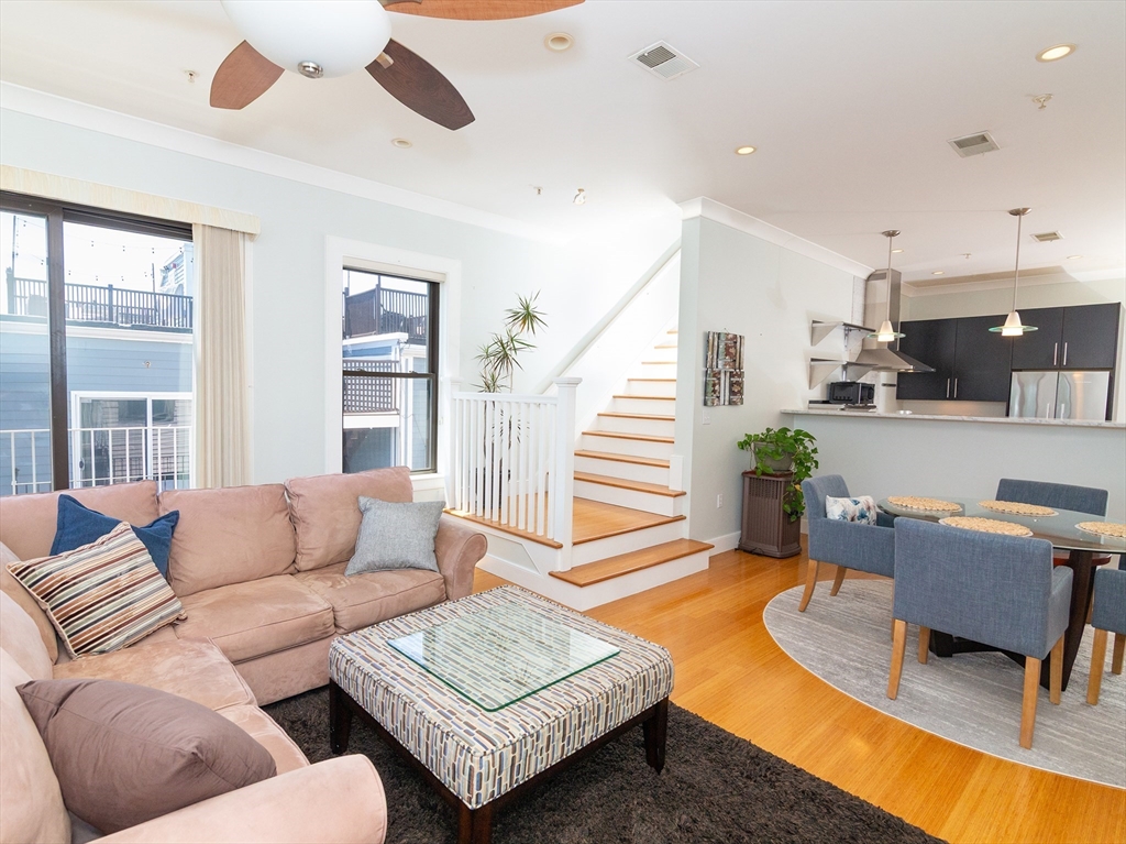 88 B St 301