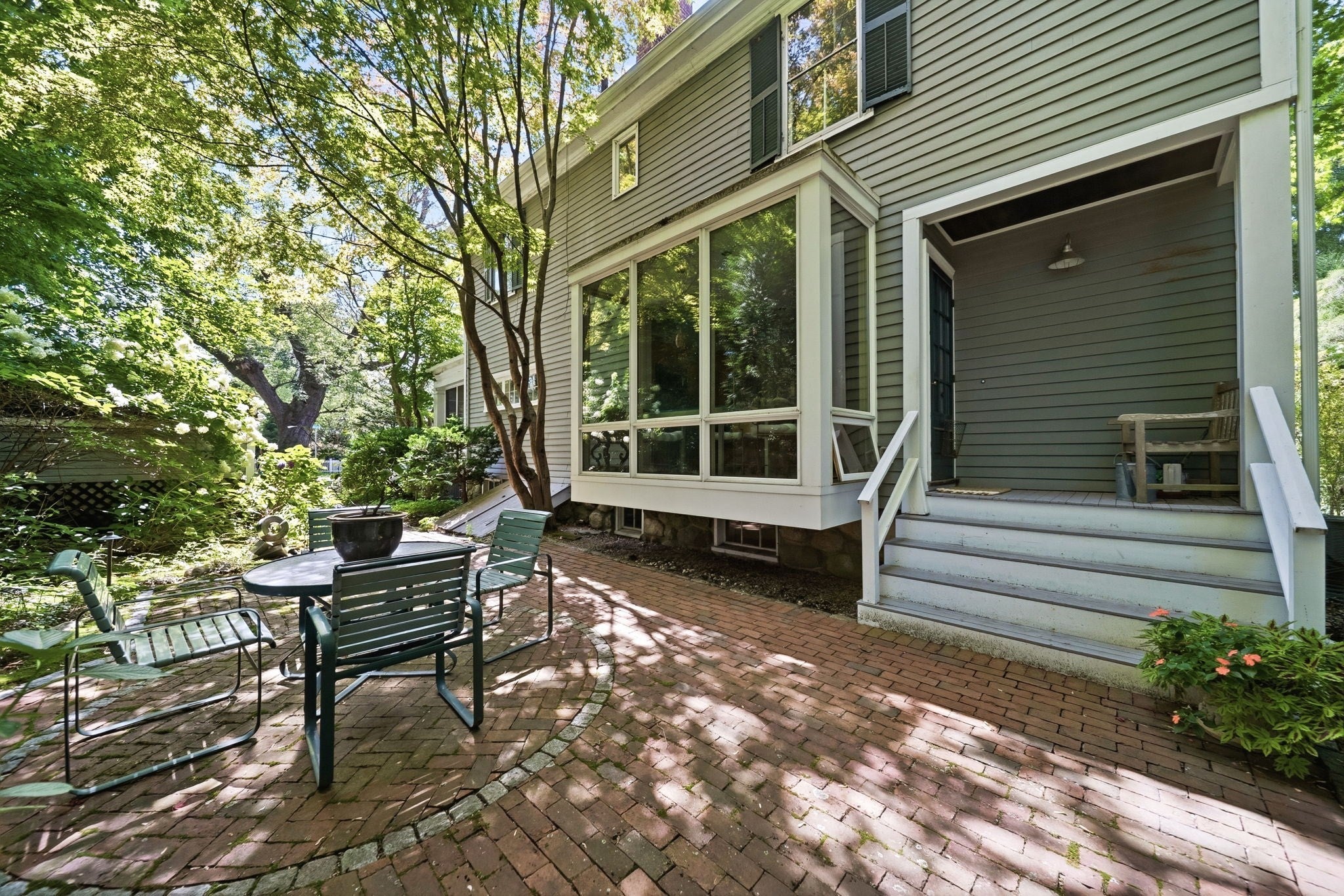 10 Hayes Avenue